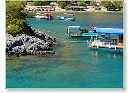 Ýnlice koyu Kýzýlçam Evlerine 5 dakika mesafede