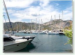 Kýzýlçam Evleri, Port Göcek ve Skopea Marina'ya 5-7 dakika uzaklýkta